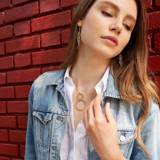 Labradorite Halo NecklaceThe Halo collection was our very first one. Intended to symbolize the intricate, universal energy woven within us all. This beautiful necklace is ultra lightweight aNecklacesPARKEN JEWELRYVettedArcLabradorite Halo Necklace