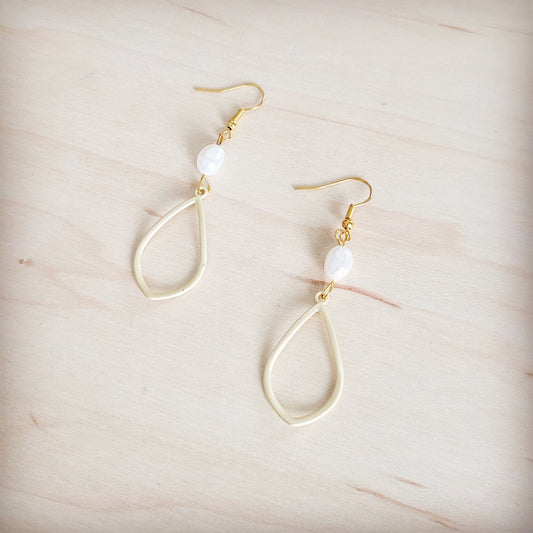 **Matte Gold and Freshwater Pearl Earrings Drop 200bt