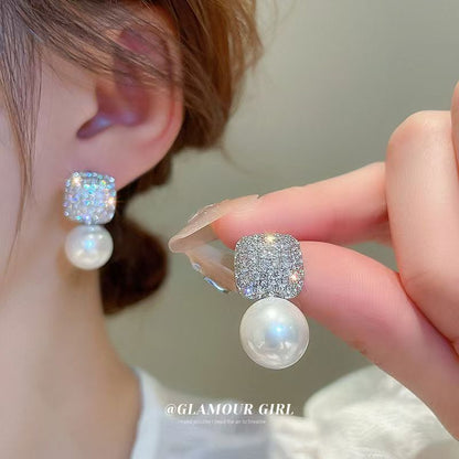 Silver Post Emerald Stud Earrings, Light Luxury Niche Unique Design, 2026 Hot Elegant Ear Jewelry