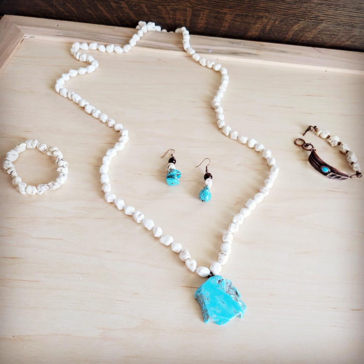 Long White Turquoise Beaded Necklace w/ Turquoise Pendant 263d