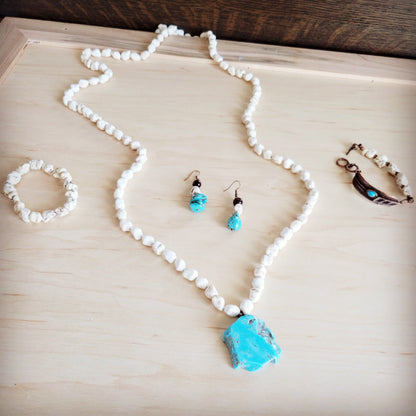 Long White Turquoise Beaded Necklace w/ Turquoise Pendant 263d