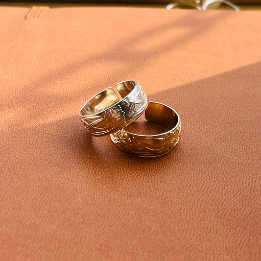 HIBISCUS BAND RING