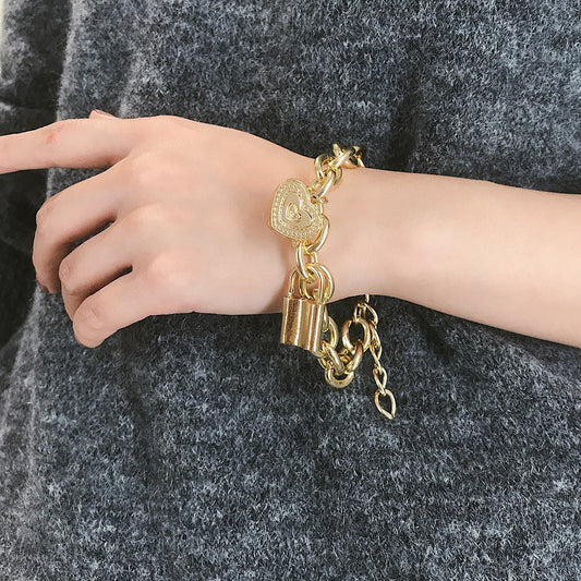 18K Gold Multi-layer Lock-shaped Retro Street Style Bracelet