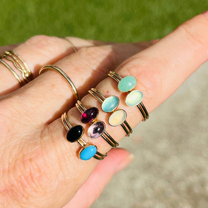 OVAL GEMSTONE RING