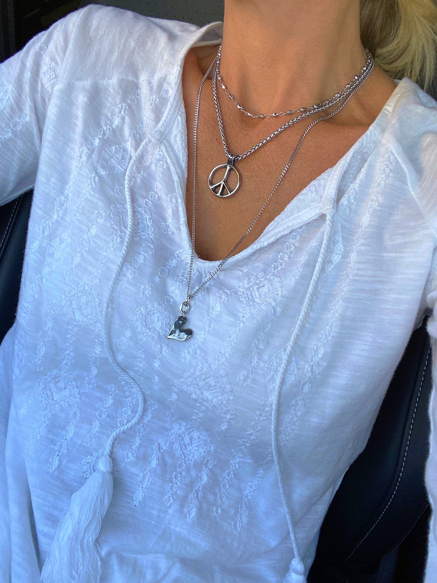 CLASSIC PEACE NECKLACE Bellaforma Jewelry