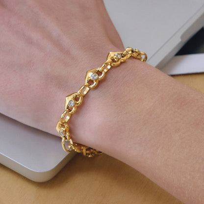 Lucky Pig-Nose Clasp Golden Titanium Steel Bracelet For Women High-End Jewelry