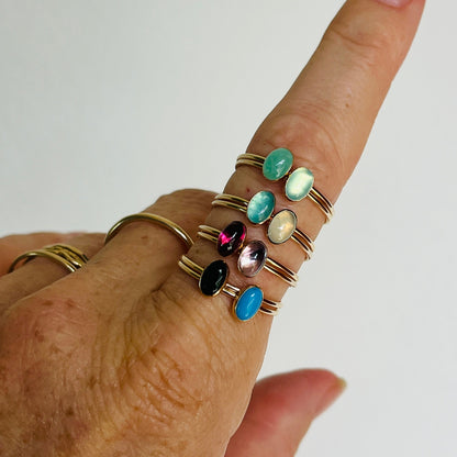 OVAL GEMSTONE RING
