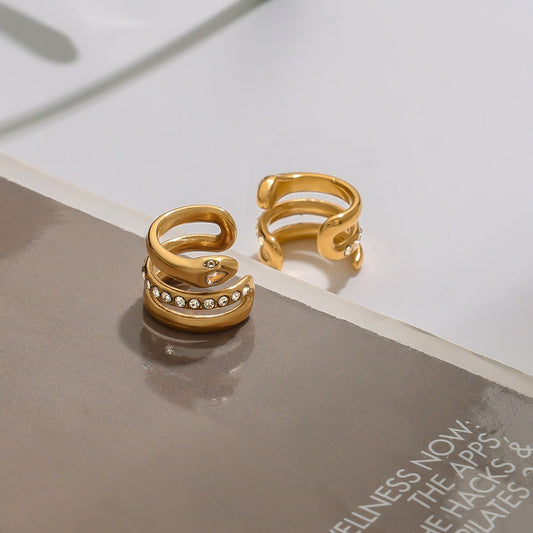 18K Gold Geometric Diamond Earrings With Exquisite Design