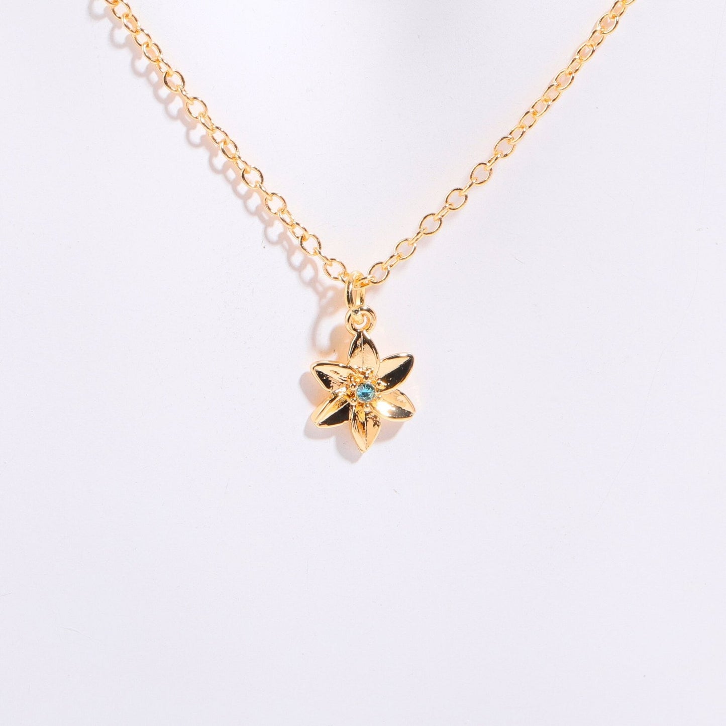 18 Gold December Birth Flower Bracelet