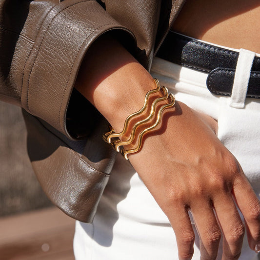 18K Gold Wave Bracelet