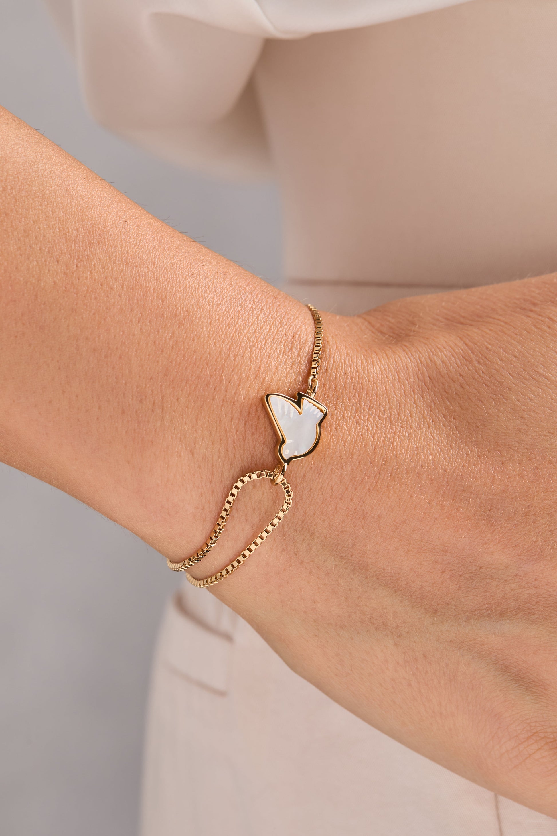 Dove 'Peace' Mother of Pearl Pull Chain Bracelet ALEX AND ANI