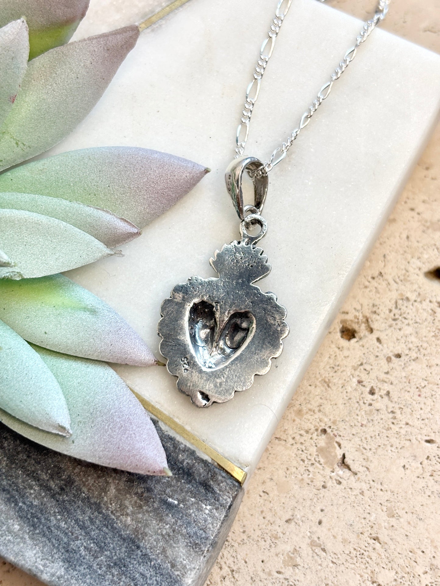 Sacred Heart Necklace in 925 Sterling Silver – Mexican design inspired in Frida khalo  Figaro Chain, Collar de sagrado corazón de plata .925 plata mexicana