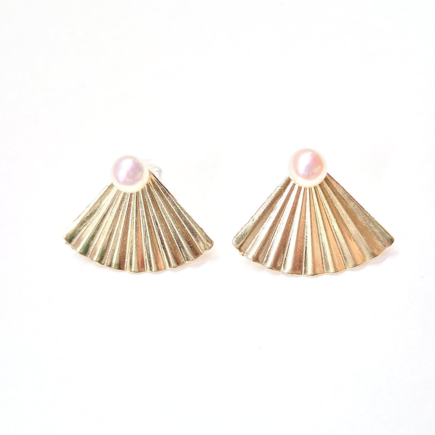 Freshwater pearl button mini stud earrings