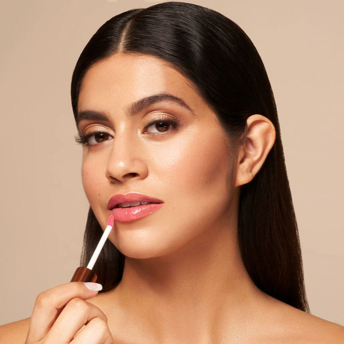 Luxe Lip Nourishing Oil With Hyaluronic And Vitamin E For Glossy Hydration YENSA