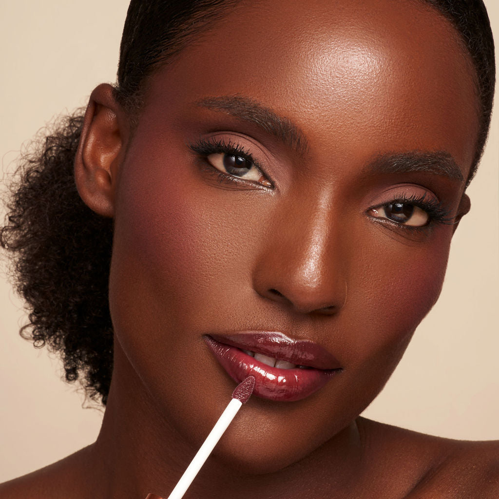 Luxe Lip Nourishing Oil With Hyaluronic And Vitamin E For Glossy Hydration YENSA