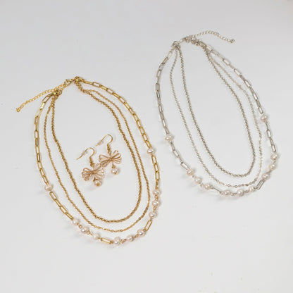 Coquette silver necklace