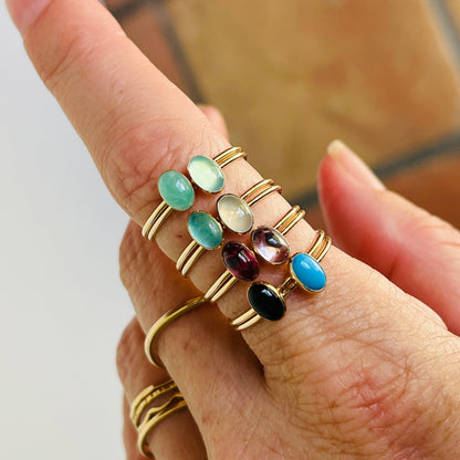 OVAL GEMSTONE RING