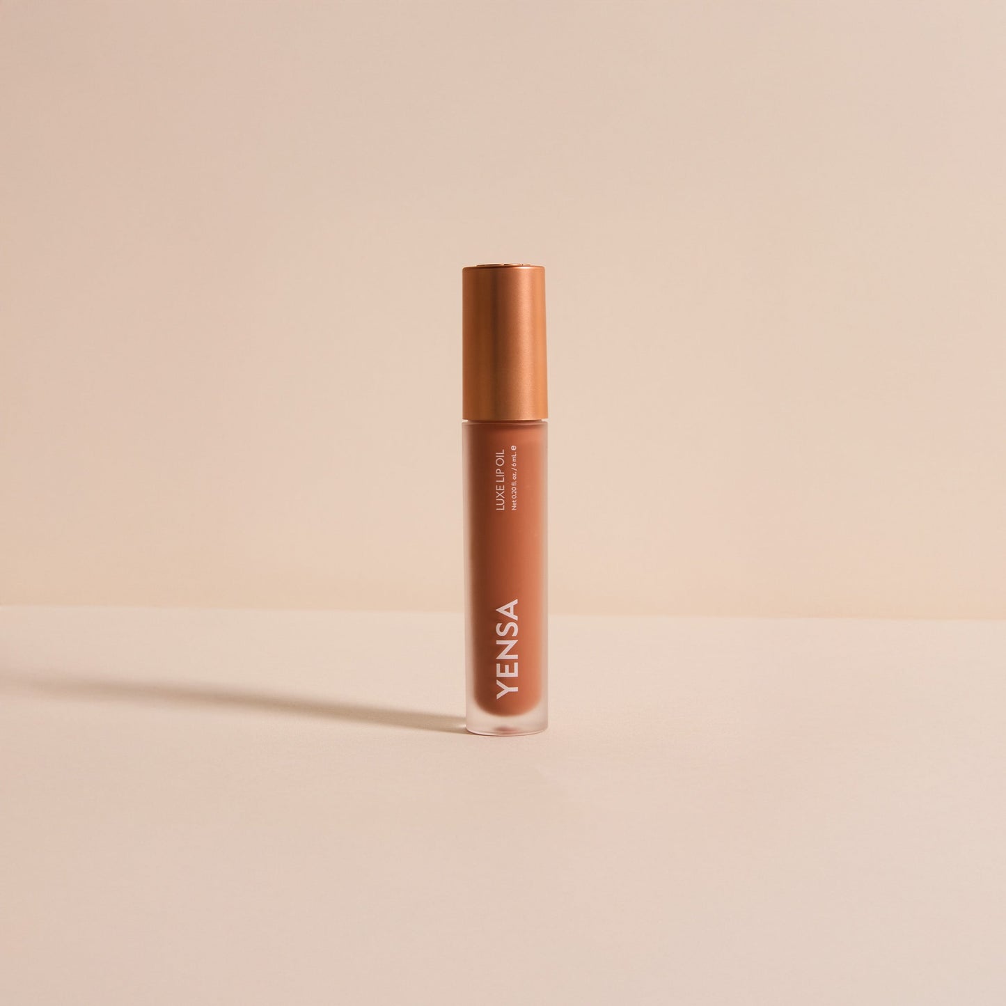 Luxe Lip Nourishing Oil With Hyaluronic And Vitamin E For Glossy Hydration YENSA