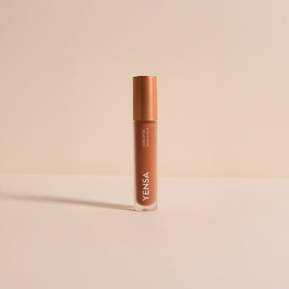 Luxe Lip Nourishing Oil With Hyaluronic And Vitamin E For Glossy Hydration YENSA