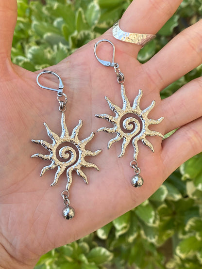 HAMMERED SUN EARRINGS Bellaforma Jewelry