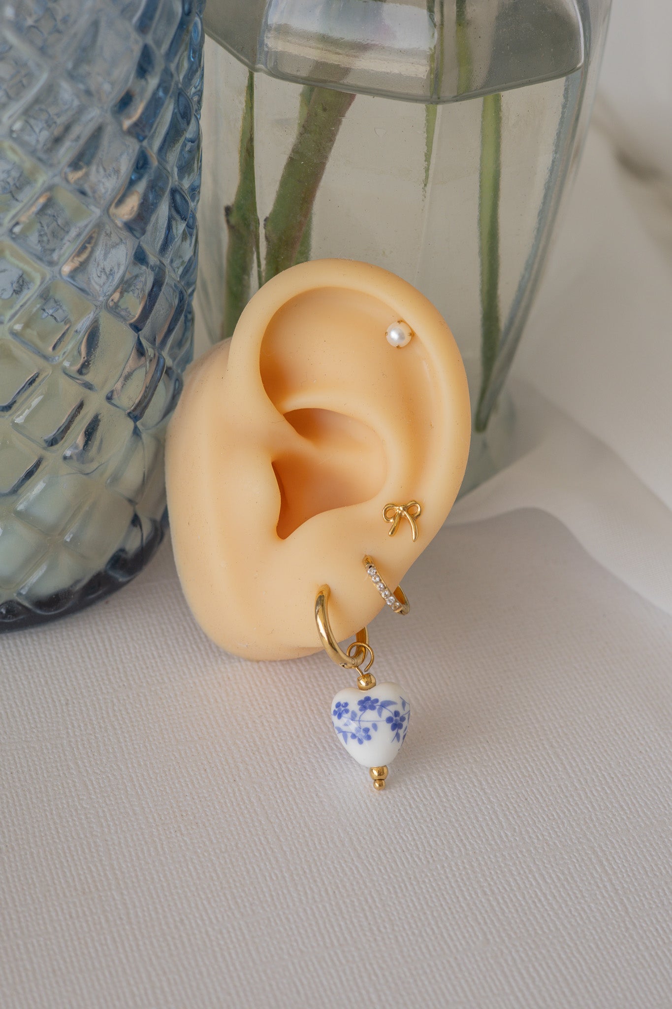 Bow Flat Back Stud