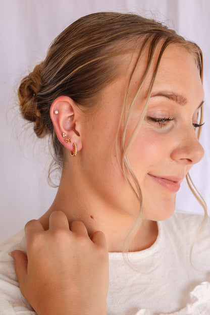 Pearl Trio Flat Back Stud