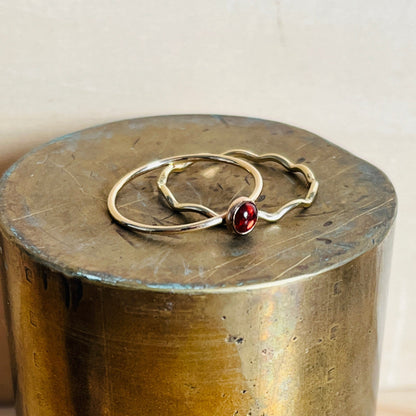 SMALL GEMSTONE RING