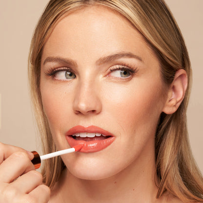 Luxe Lip Nourishing Oil With Hyaluronic And Vitamin E For Glossy Hydration YENSA
