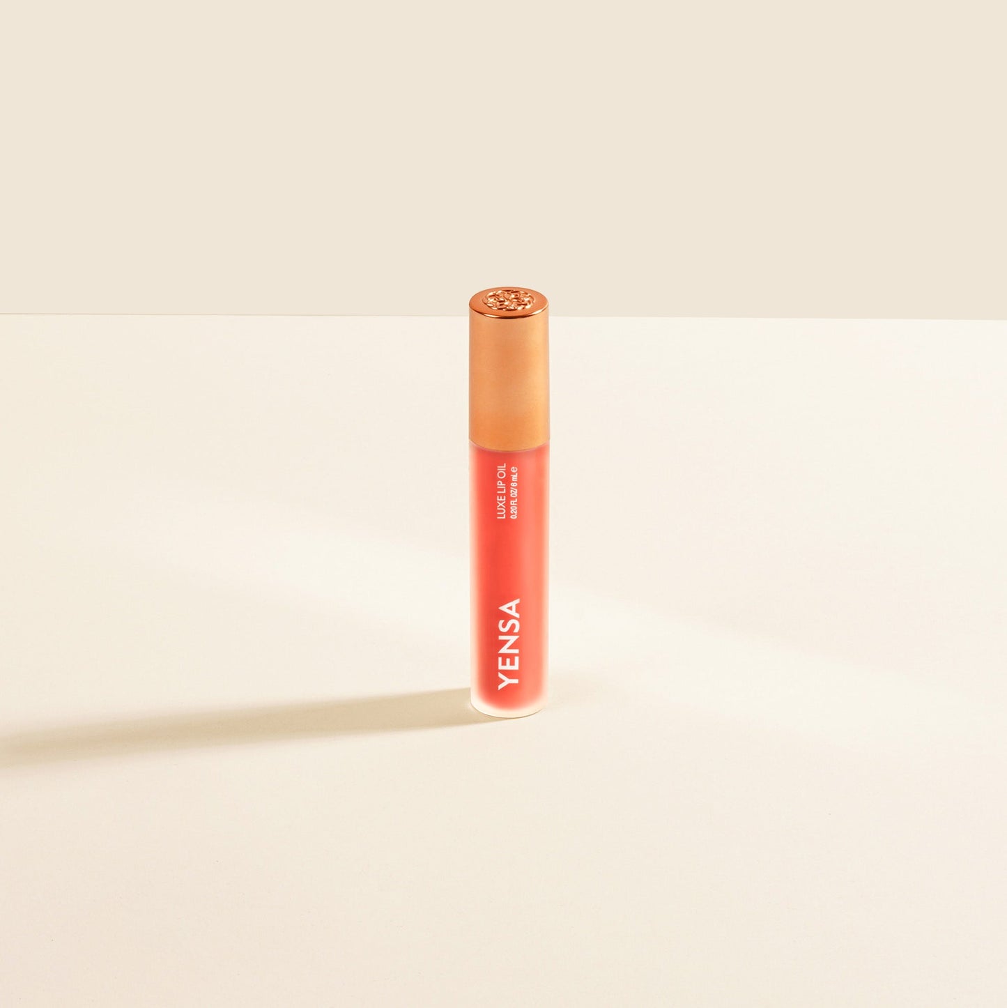 Luxe Lip Nourishing Oil With Hyaluronic And Vitamin E For Glossy Hydration YENSA
