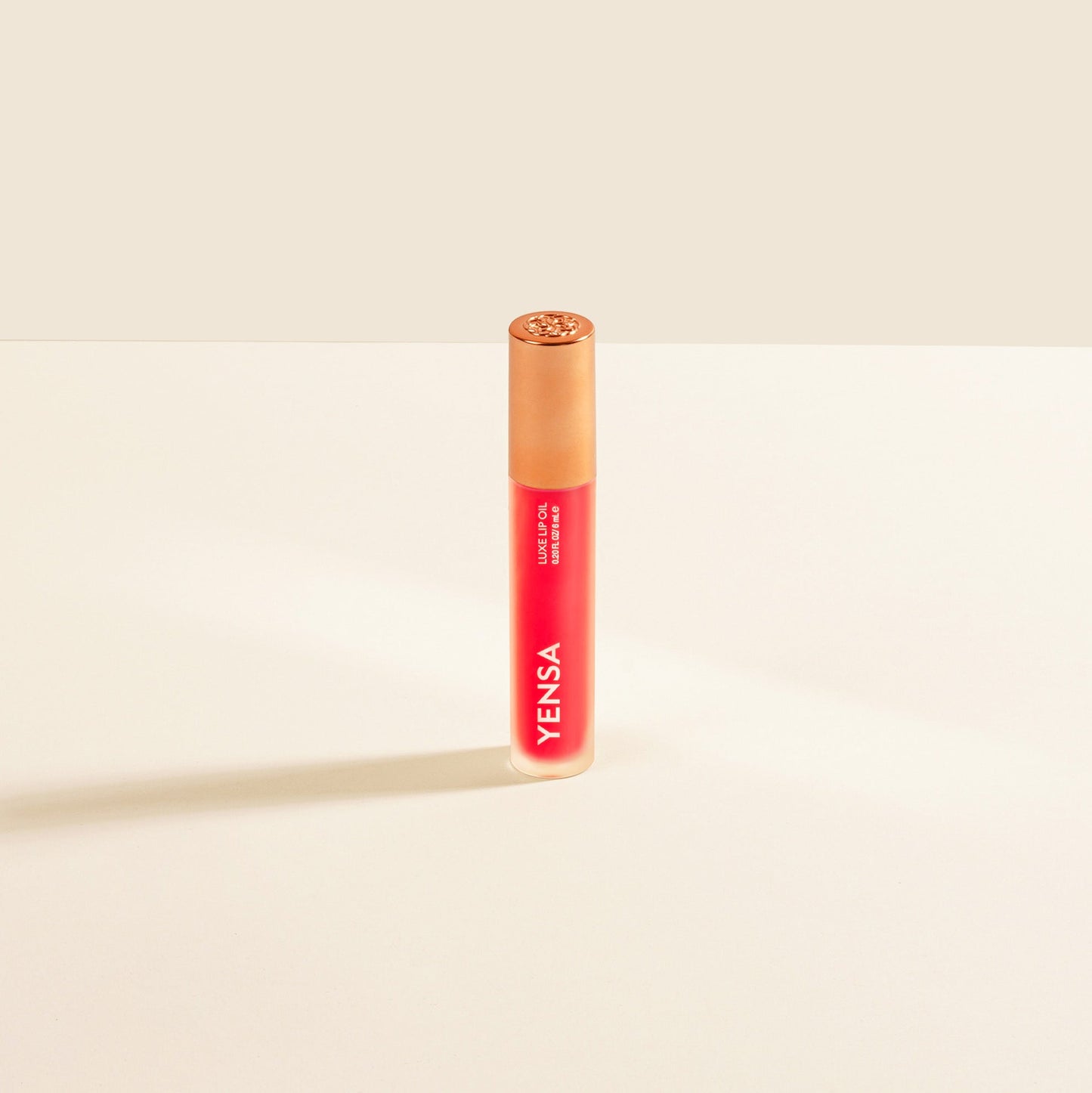 Luxe Lip Nourishing Oil With Hyaluronic And Vitamin E For Glossy Hydration YENSA