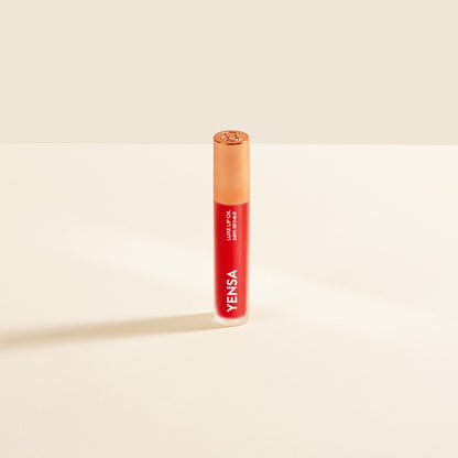 Luxe Lip Nourishing Oil With Hyaluronic And Vitamin E For Glossy Hydration YENSA