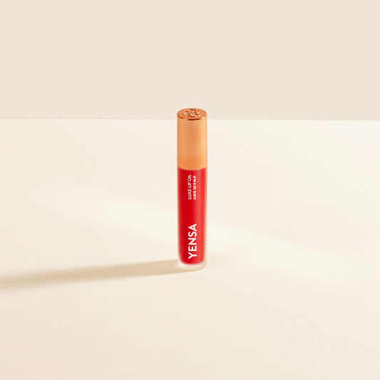 Luxe Lip Nourishing Oil With Hyaluronic And Vitamin E For Glossy Hydration YENSA