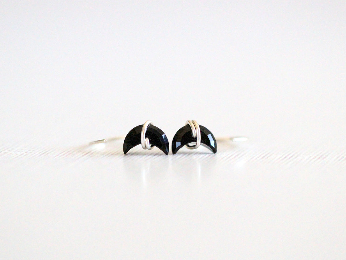 Moonbeam Hug Hoops - Black Agate