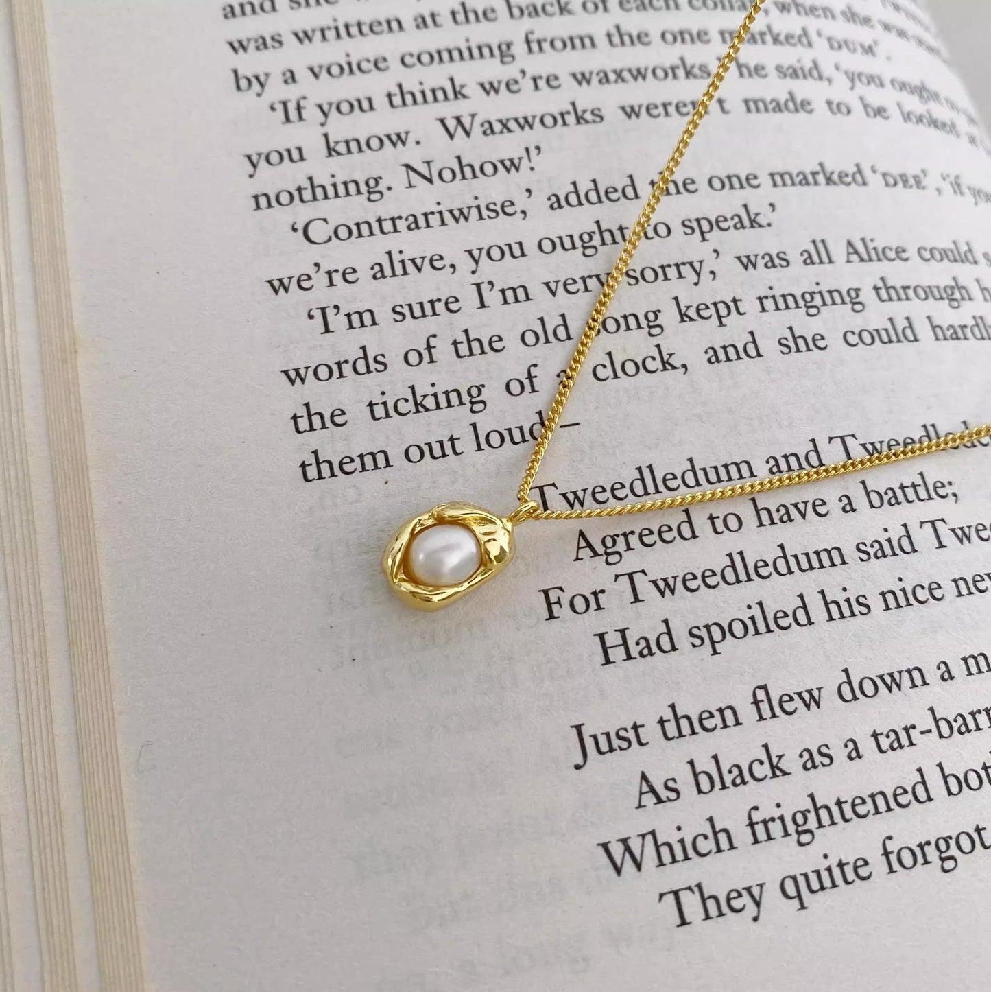 Women's Pearl Clavicle Chain Necklace Simple Elegant Pendant Hausofjb