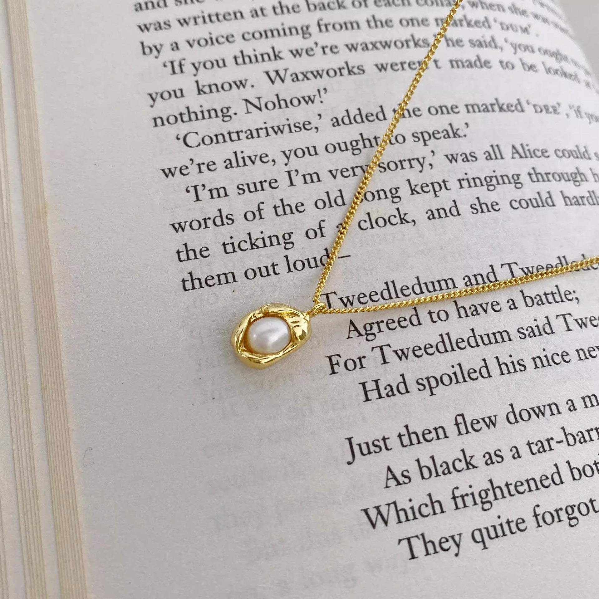 Women's Pearl Clavicle Chain Necklace Simple Elegant Pendant Hausofjb