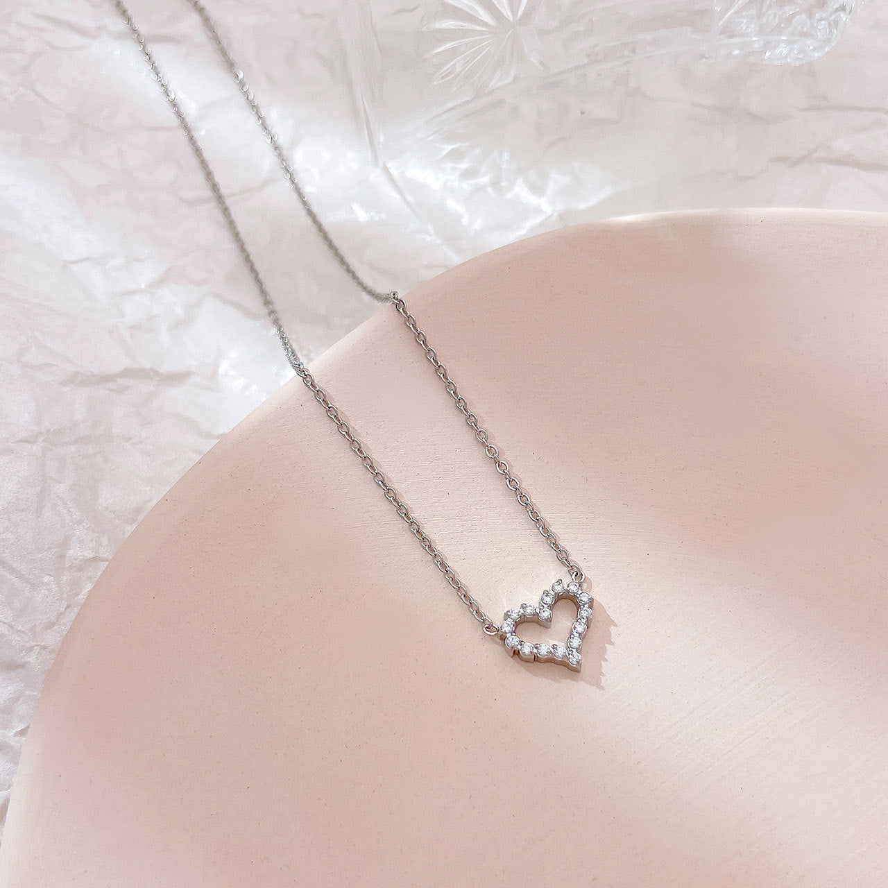 Hollow Heart Collarbone Necklace Titanium Steel Gold Plated Hausofjb