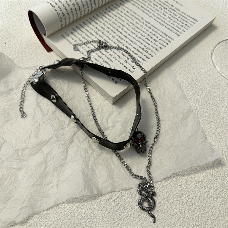 Red Wine Color Snake Pendant Spider Necklace Alloy Jewelry Asian Culture Sweet Hausofjb