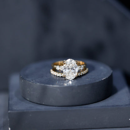4 Carat Oval Wedding Ring Set with IGI Certified Lab Grown Diamond