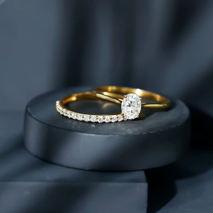 IGI Certified Lab Grown Diamond Oval Engagement Ring with Wedding Band