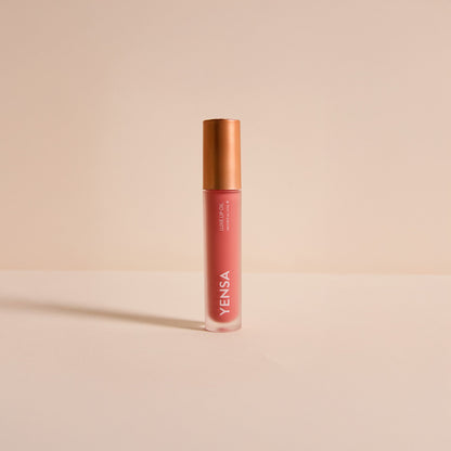 Luxe Lip Nourishing Oil With Hyaluronic And Vitamin E For Glossy Hydration YENSA
