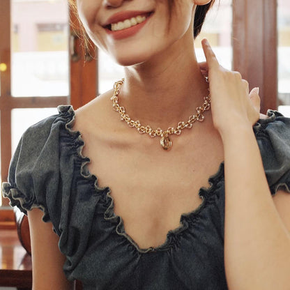 Roselle Wave Medallion Necklace Maison YuTang