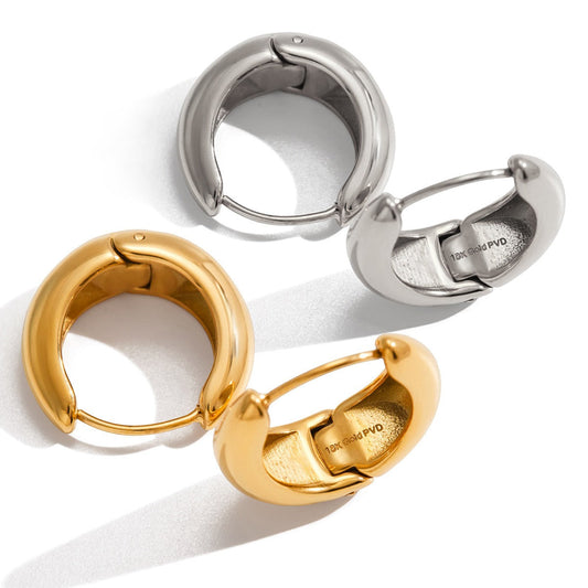 18K Gold Lightweight Luxury Earrings With Engraved Lettering On The Inner Surface