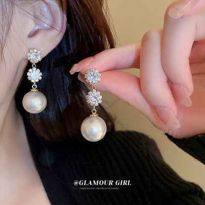 Silver Post Emerald Stud Earrings, Light Luxury Niche Unique Design, 2026 Hot Elegant Ear Jewelry