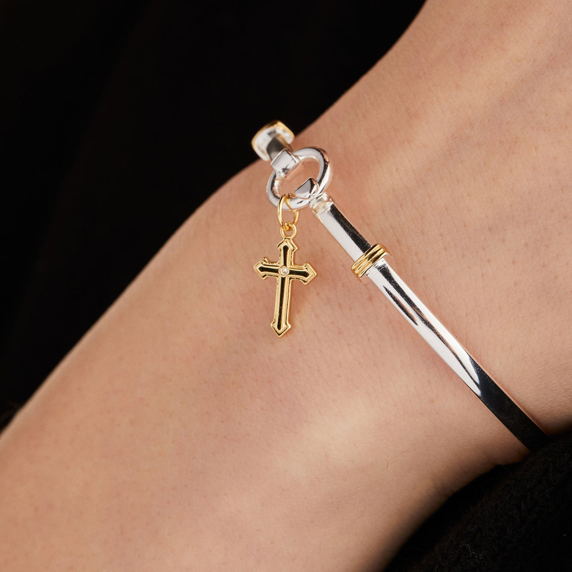 Cross Clip Bangle ALEX AND ANI