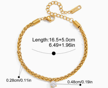 Lucky Pig-Nose Clasp Golden Titanium Steel Bracelet For Women High-End Jewelry