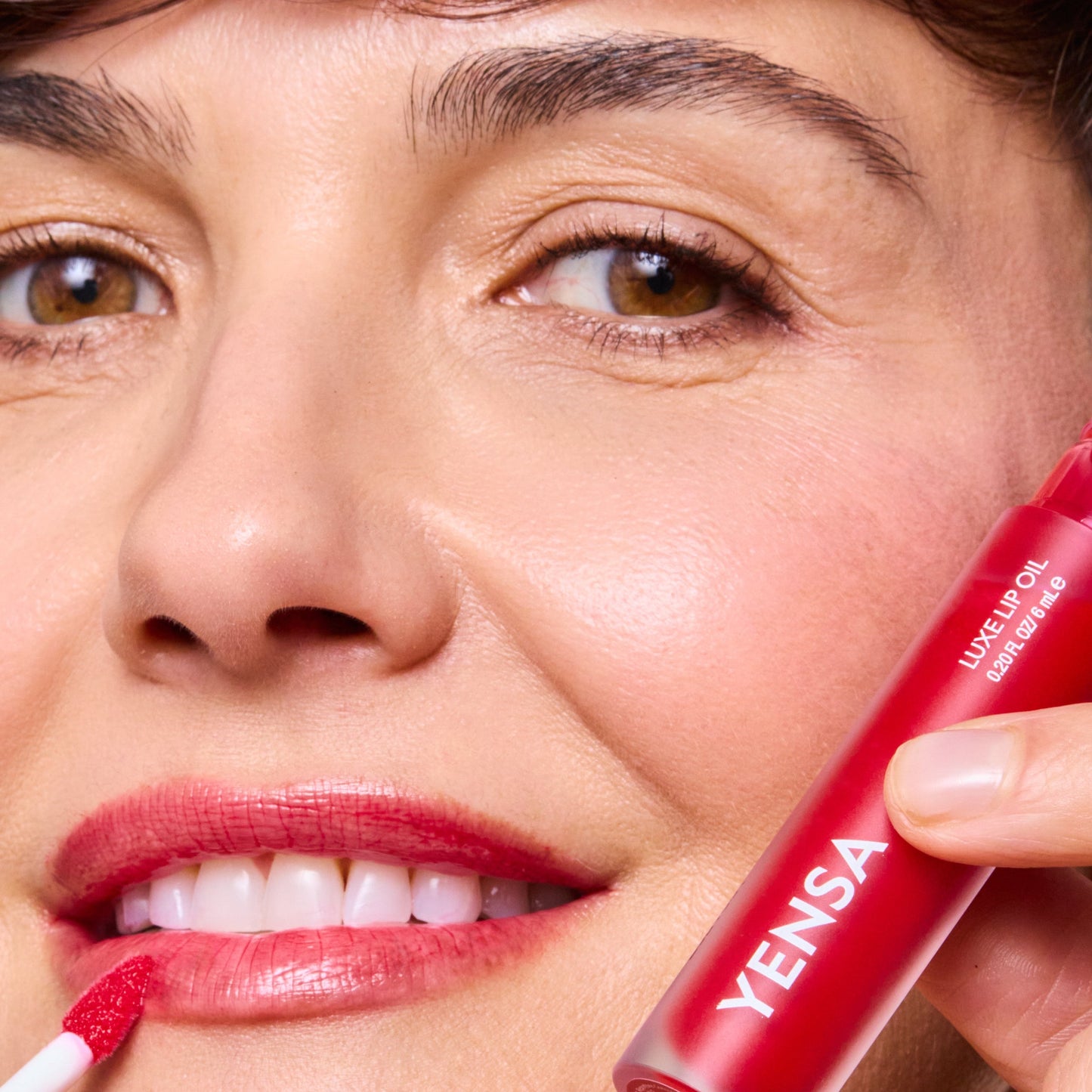 Luxe Lip Nourishing Oil With Hyaluronic And Vitamin E For Glossy Hydration YENSA