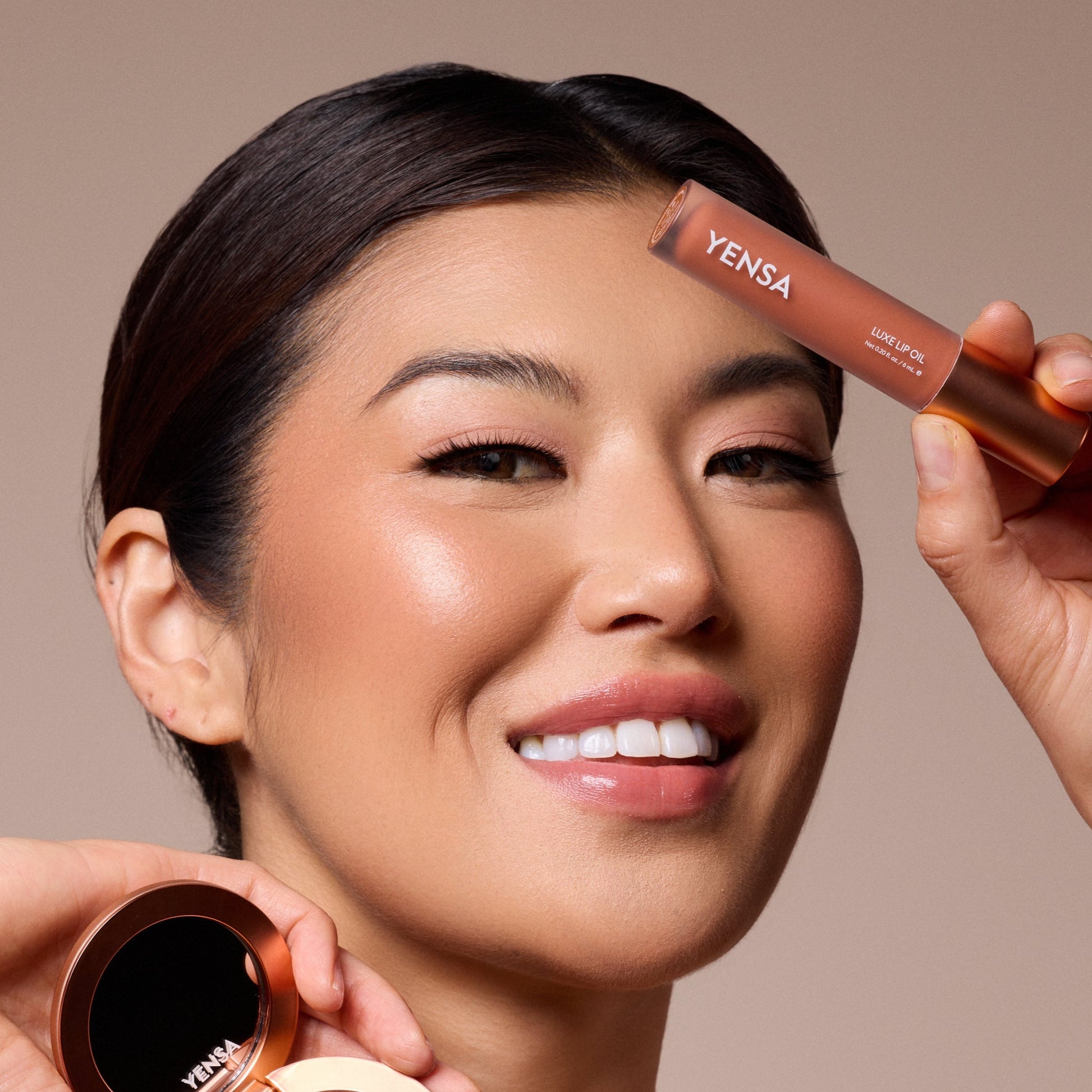 Luxe Lip Nourishing Oil With Hyaluronic And Vitamin E For Glossy Hydration YENSA