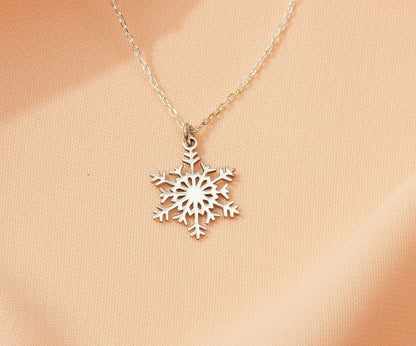 Snowflake Elegance Necklace - Sterling Silver Winter Charm