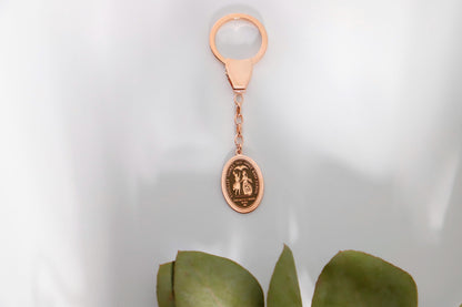 Silver Graduation Keychain - Celebrate Achievement with Inspirational Charm