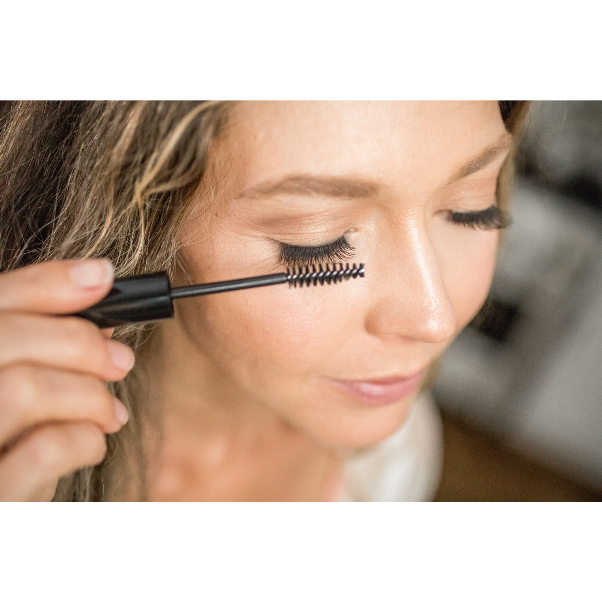 Eyelash + Eyebrow Growth Serum Pretty farm girl